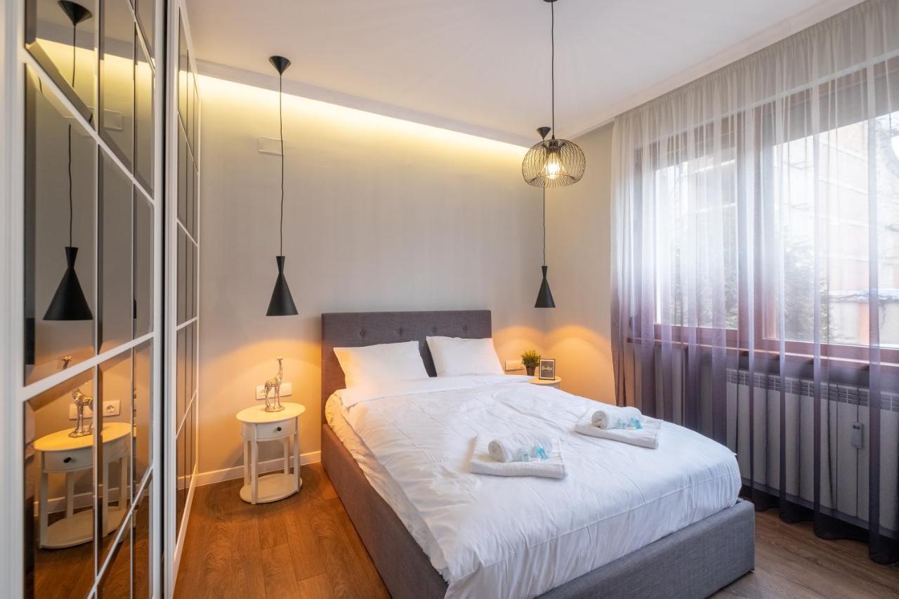 Designer & Cozy 2Bd Flat With A Parking In The City Center By Flat Mаnager София Экстерьер фото